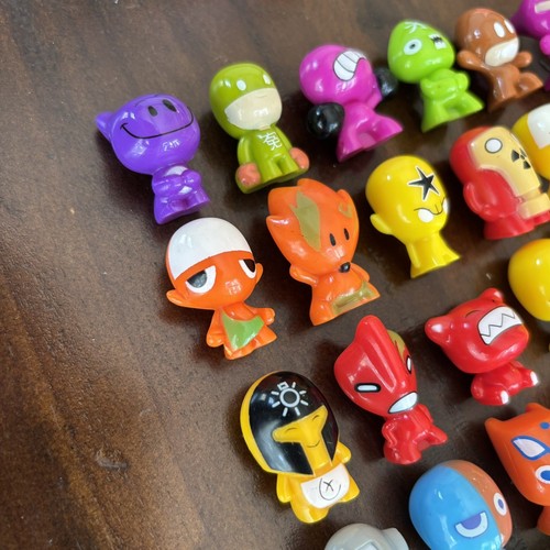 Gogos Crazy Bones Series 1 COMPLETE SET 1-80 Base Set w/ Mosh Hiraku & Ichiro - Picture 5 of 9