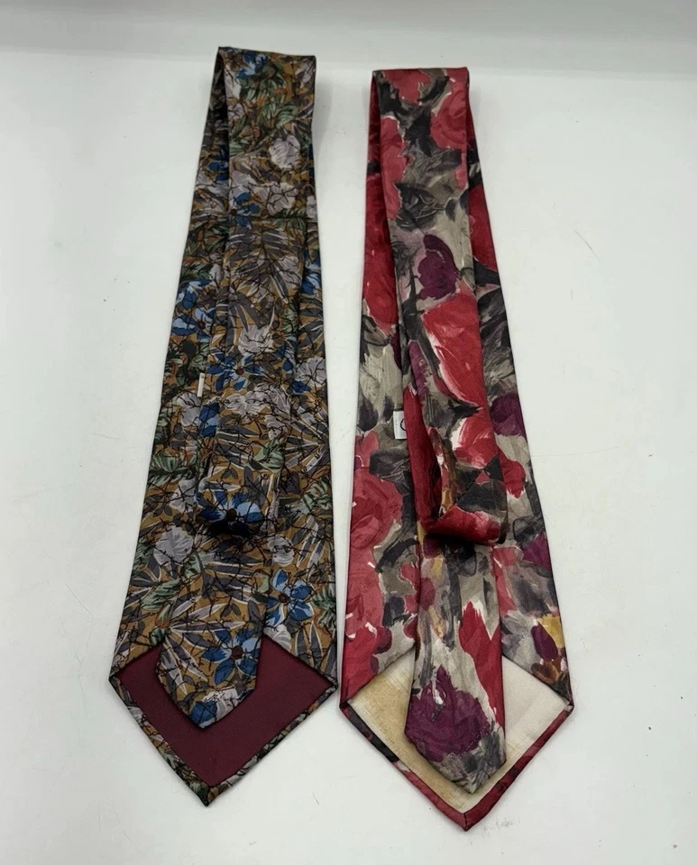 Lote de 2 gravatas masculinas Oleg Cassini estampa floral multicolorida 59” (1781) - Imagem 2 de 4