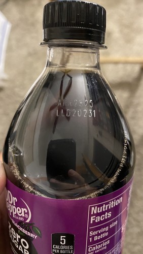 NEW DR PEPPER BLACKBERRY ZERO SUGAR FLAVORED SODA 20 FL OZ 591 ML BOTTLE - Imagen 3 de 3