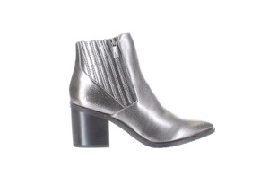 kenneth cole cue up