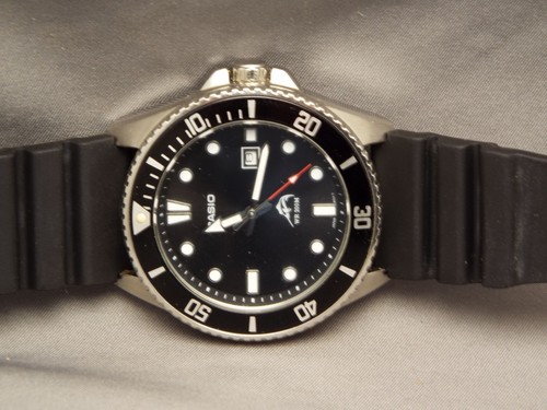 Casio 2784 MDV-106 Marlin Date Taucheruhr Herren 44mm schwarzes Ziffernblatt NEUE BATTERIE - Bild 4 von 8