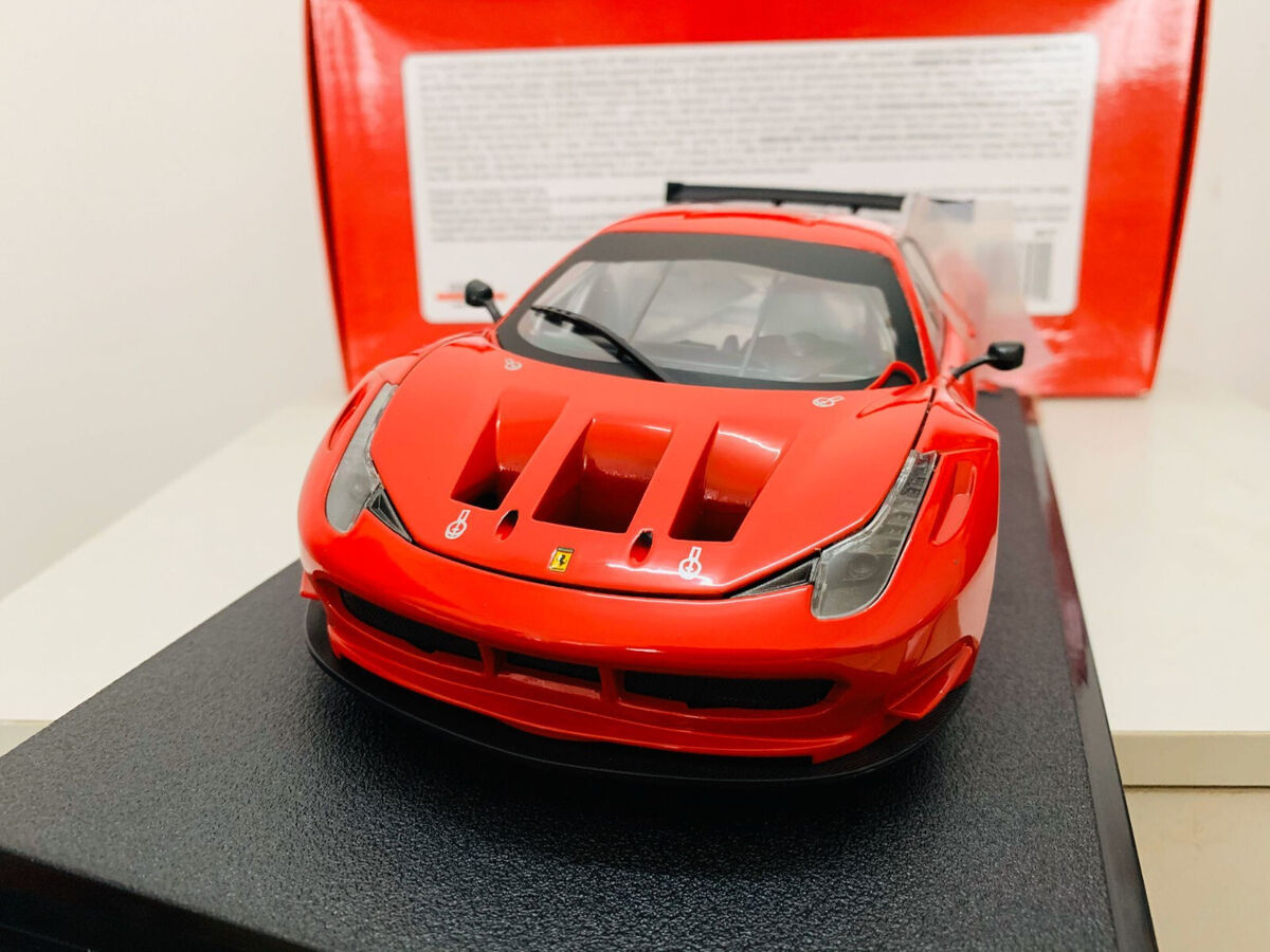 Hot Wheels Ferrari 458 Italia GT2 Red 1:18 Scale Die-Cast Hot Wheels Ferrari 458 Italia GT2 Red 1:18 Scale Die-Cast