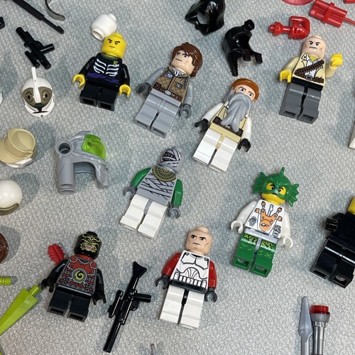 Lot Of Lego Mini Figures Weapons Helmets Skeleton Skateboard Snake Bird READ - Picture 9 of 10