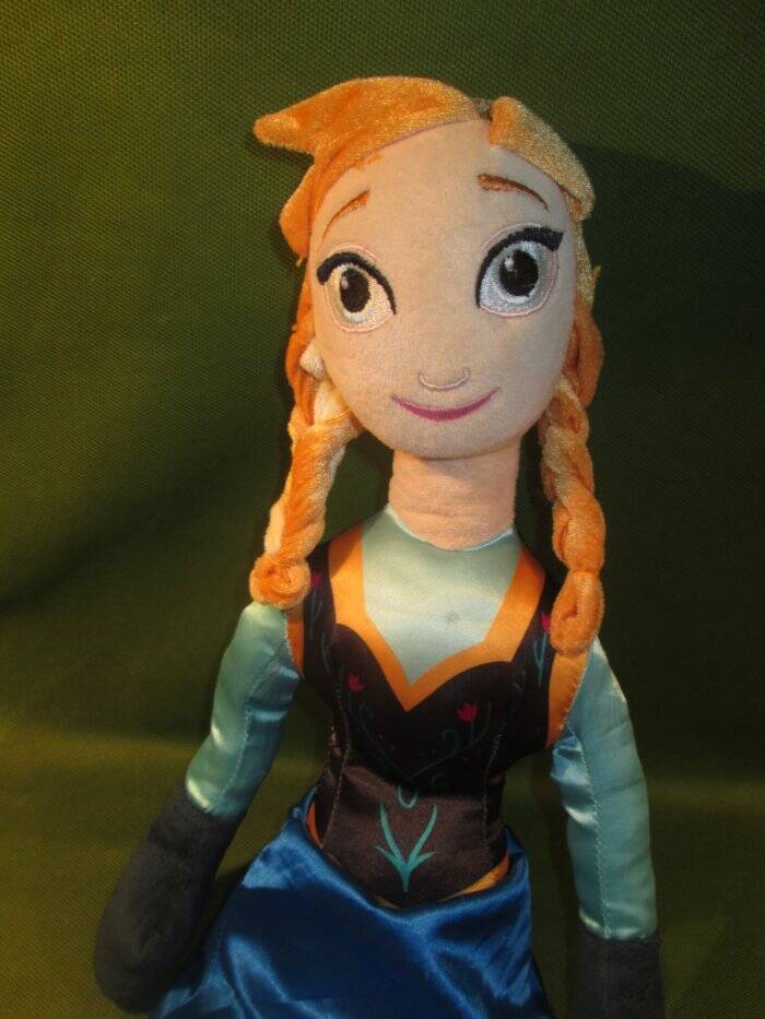 Disney Store Doll ~❤️~ 19 inch Plush Anna from Frozen