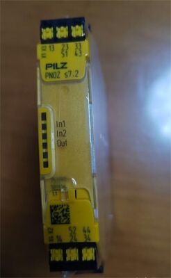   PNOZ s7.2 C 24vdc 4n/o 1n/c expand 751177 brand new   .dhl #D6
