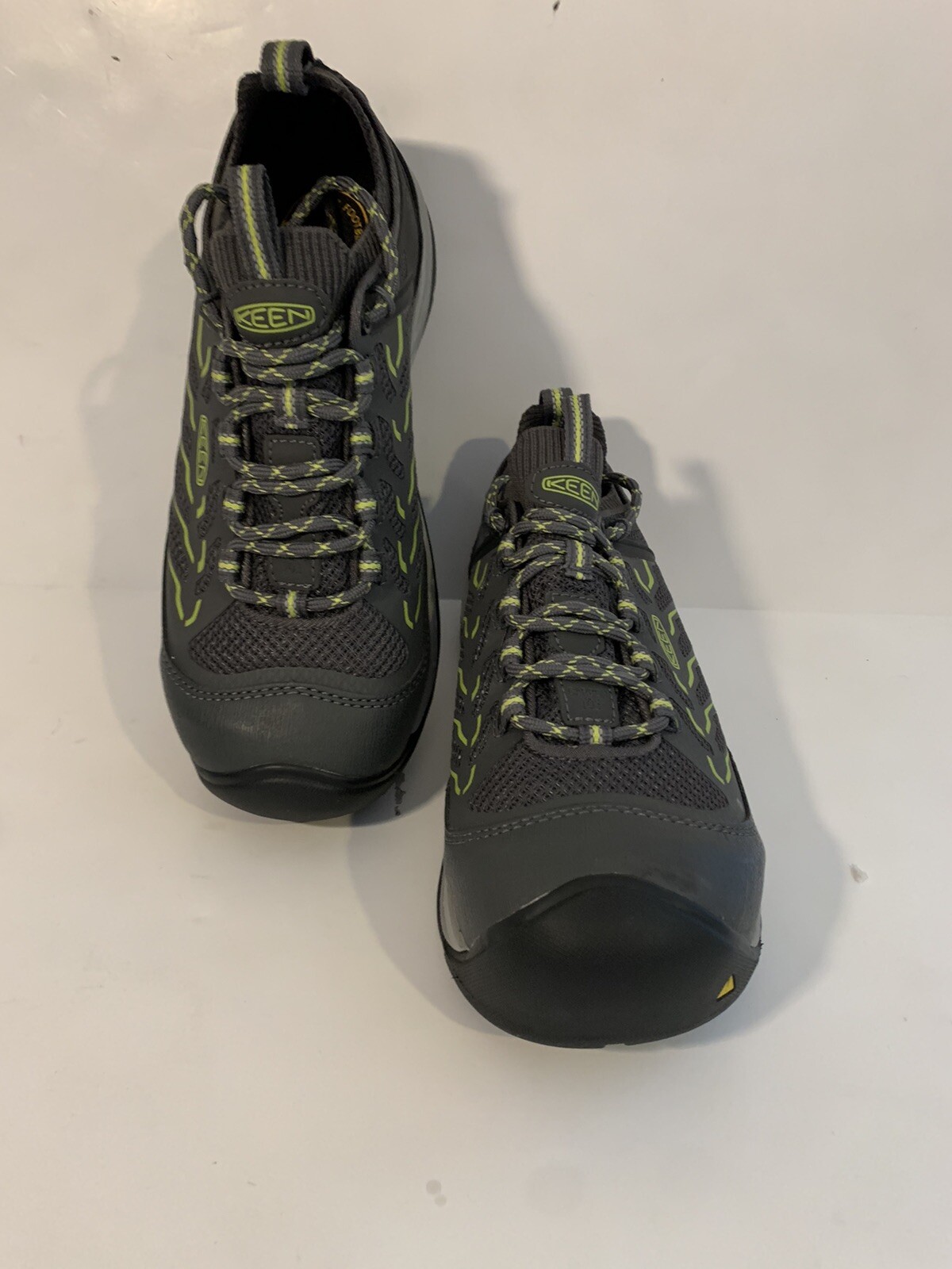 NUEVAS Zapatillas Deportivas Keen Utilitarias Para Mujer Talla 7,5 M Flint II (2)