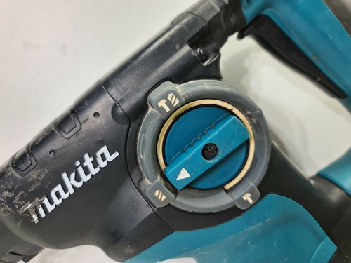 Makita HR2811FT Rotary Drill 800w - 13mm Standard Chuck Only - Used - Picture 3 of 6