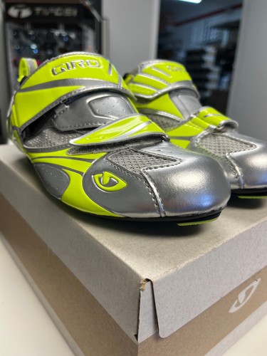 Giro Facet Tri Cycling Shoes Silver / High Yellow - Variations in Size - Picture 3 of 7