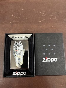 VTG Wolf on Black Ice Zippo Lighter In Original Box Retired (1036-LL)