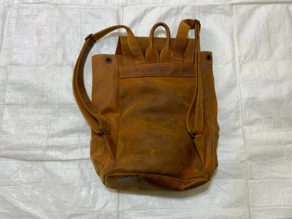 Mochila de Colección Yukon Crazy Horse Cuero Talla 14x12x5 Valor $595 Foto 2 de 4