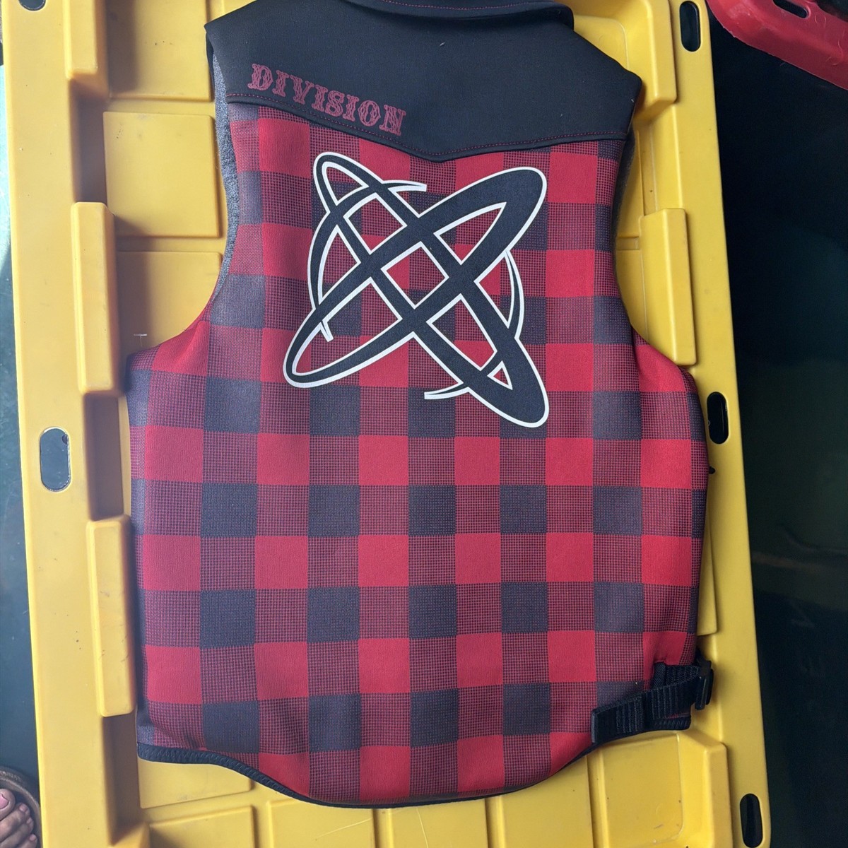 Helium Wake Impact Vest Mens Small Red Plaid Life Jacket Wakeboard