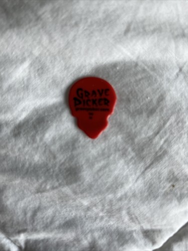 grave picker die cut guitar pick red skull - Picture 2 of 2