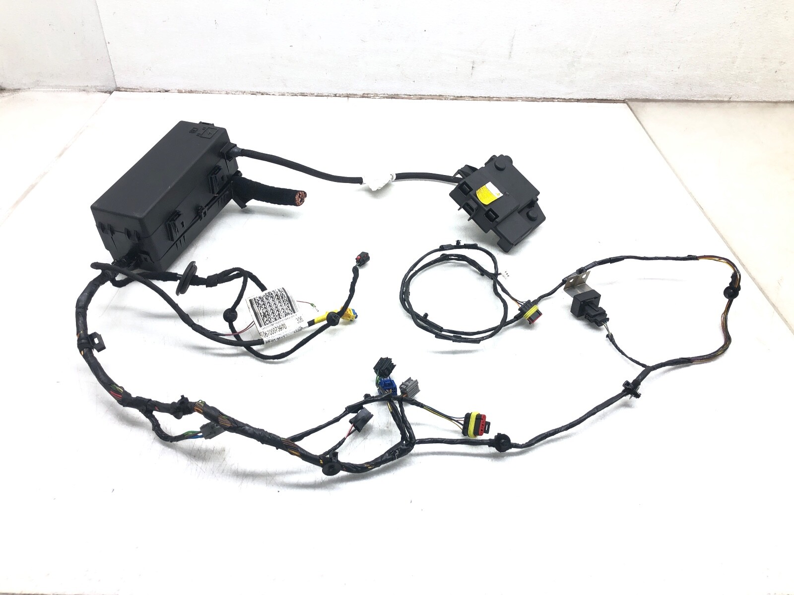 2014-2020 MASERATI QUATTROPORTE RIGHT PASS FRONT FUSE BOX W/ WIRING HARNESS #CUT