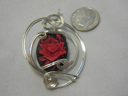Red Rose On Black Cameo Pendant, Sterling Silver Wire Wrap, Artisan Made P27 - Picture 4 of 4