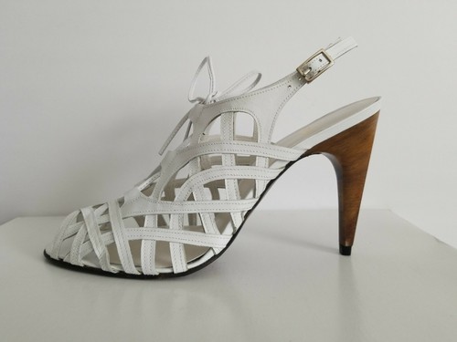 SANDALI SLINGBACK STUART Weitzman tigress bianchi in gabbia us 9,5 10 i love shoes - Foto 1 di 8