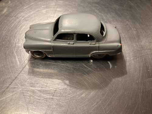 DINKY TOYS SIMCA ARONDE 24 U MADE IN FRANCE MECCANO