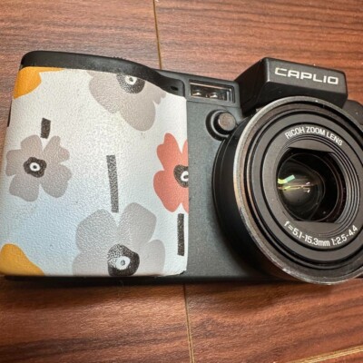 RICOH Caplio GX100 Digital Camera 2437 From Japan