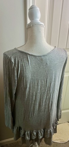 Camisa Top Isaac Liev Gris Volantes Dobladillo Manga Larga Talla XL $40 - Imagen 9 de 10