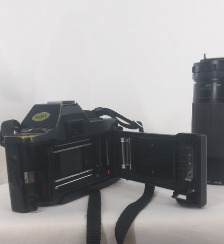 CANON T70 CAMERA Bundle - Flash, Body & multiple Lens including zoom - Picture 3 of 12