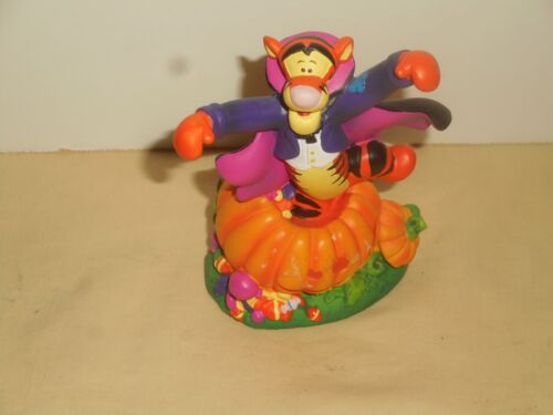 WINNIE THE POOH HALLOWEEN TIGGER the VAMPIRE PUMPKIN FIGURINE The DISNEY Store - Picture 2 of 19