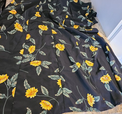 Vintage Size 1X Midi Dress Maggie Sweet Short sleeve Black Yellow Flowers Office - Picture 13 of 14