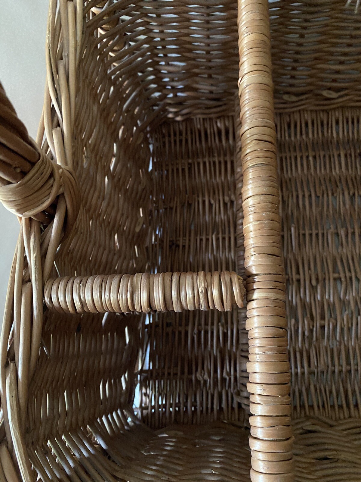 Extra large Wicker Basket with lids With Cord Ties To Secure Lids And