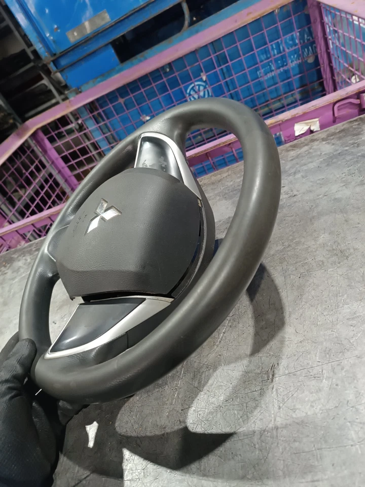 Original Mitsubishi Space Star A0 Lenkrad mit Airbag 4400A707XA - Bild 4 von 4