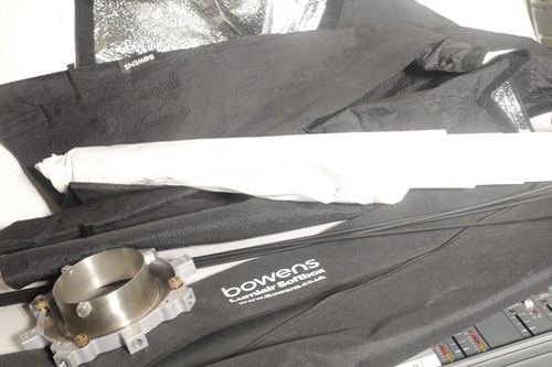 Bowens Brand Luminar Softbox 100 x 100 USED with soft cover case #b - Picture 5 of 5