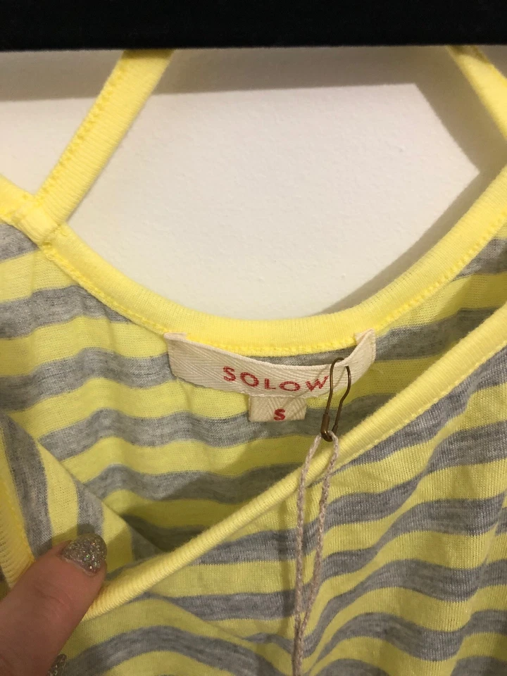 Camiseta sin mangas a rayas grises y amarillas So Low talla pequeña $59 nueva con etiquetas Foto 2 de 3
