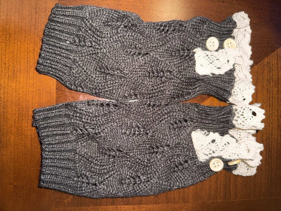 7 Pairs of Women’s Leg Warmers with Lace details One Size - Image 4 of 4