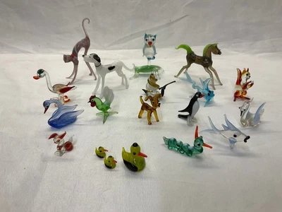Miniature Glass Animal Fish Collection Various Pieces Collectables - Image 1 of 4