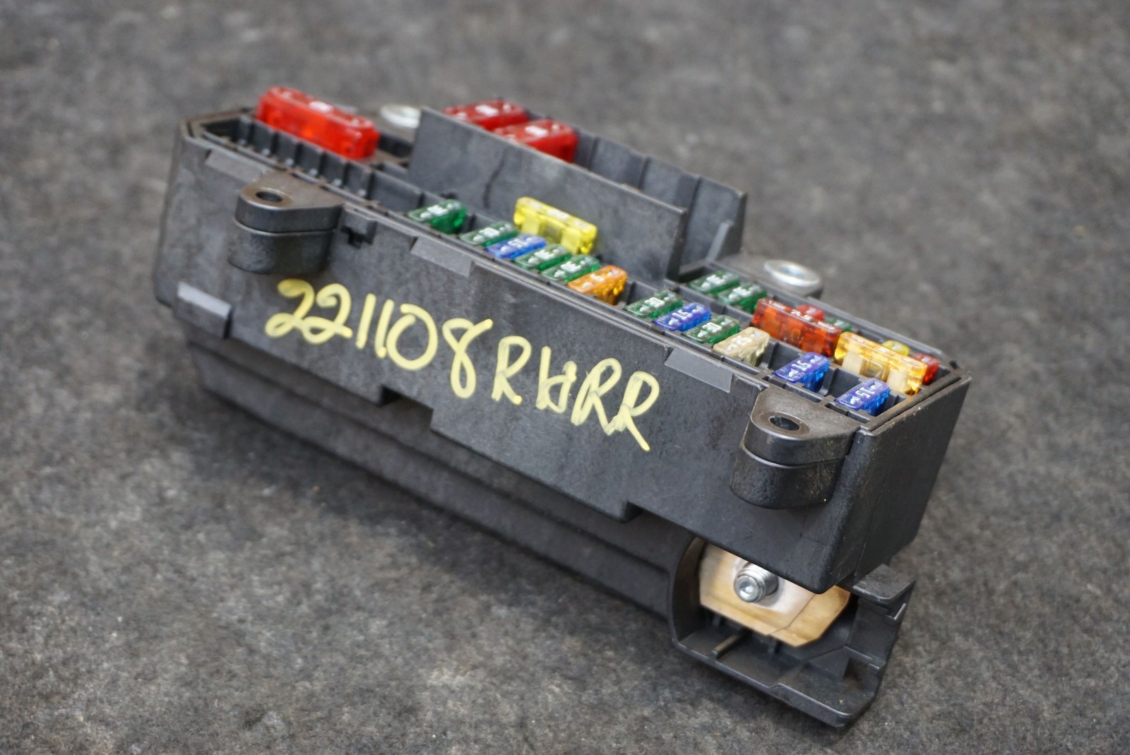 Power Distribution Fuse Box Panel OEM 61136906586 Rolls Royce Phantom 2004