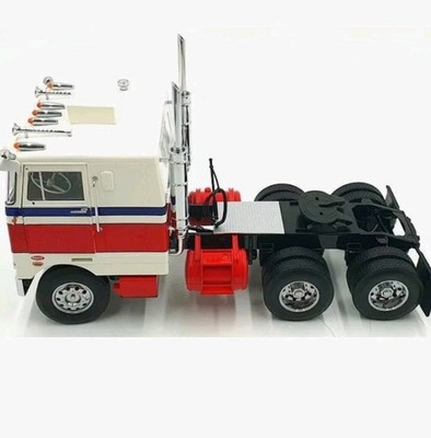 ROAD KINGS 1/18 - PETERBILT 352 PACEMAKER - 1977 RK180153W Red White Blue 