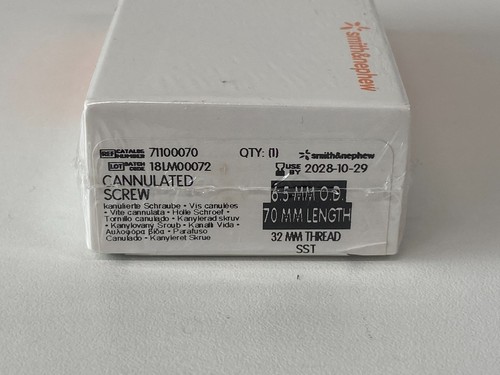 SMITH & NEPHEW Screw 71100070 Exp.2028-10 (*C7*) - Picture 2 of 6
