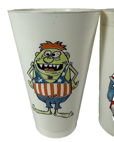 Pair of Vintage Tastee Freez Plastic Monster Cups 70's 5 1/4" Amoco, Hippy - Picture 2 of 7