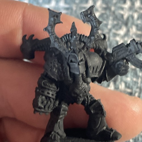 Vtg Warhammer 40K Classic Chaos Renegade Space Marine Metal OOP Rogue Trader K - Picture 2 of 6