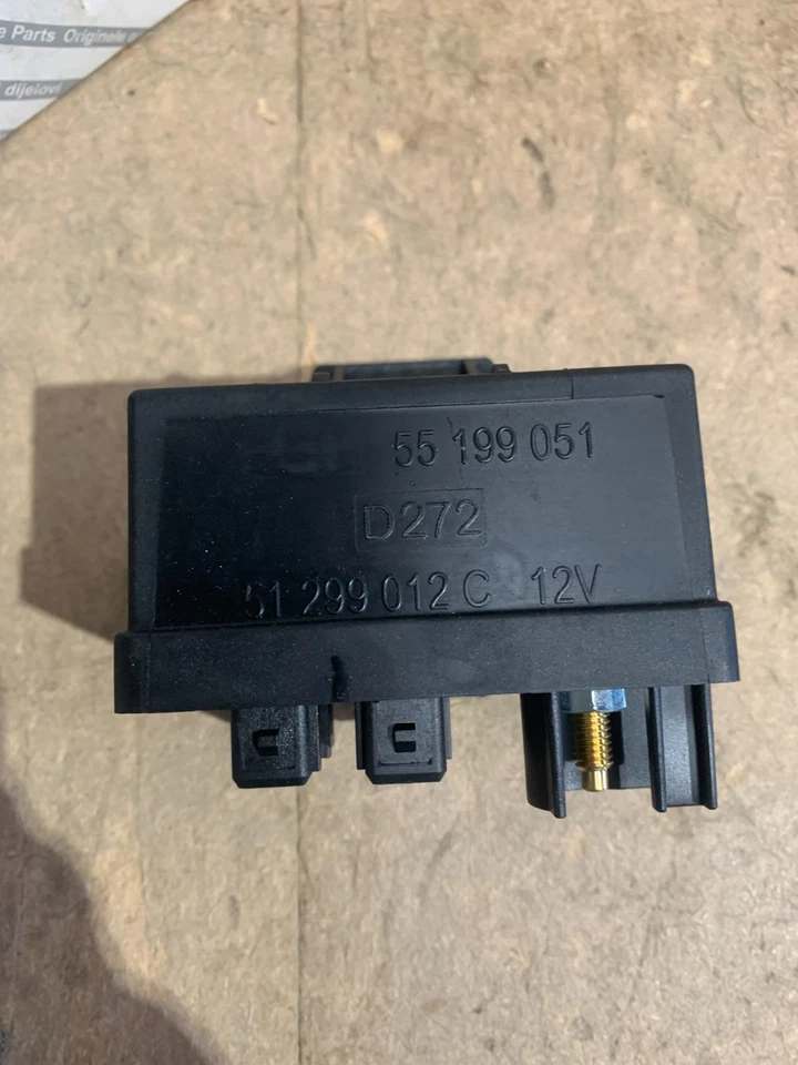 Unidad de control de bujía incandescente ALFA MITO,147,GT,156,159 51771823 51888255 60816316 Foto 3 de 4