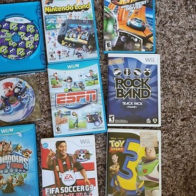 Nintendo Wii U White Console 8GB Bundle - 4 Player Remote Set & 20+ Game Lot