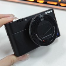 Sony Cyber-shot RX100 V RX100M5 20.1 MP Digital Camera w/ Flip Screen Viewfinder