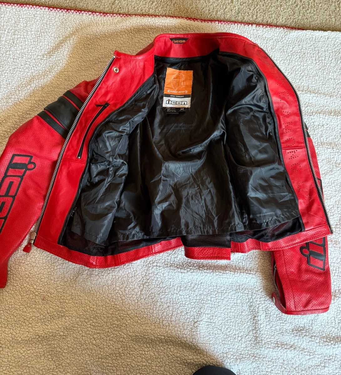 ICON アイコン/PURSUIT JACKET/パンチングレザージャケット Icon Motorsports Men's Pursuit Jacket Armored Leather Red/Black