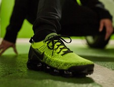 men's nike air vapormax flyknit 2 running shoes volt