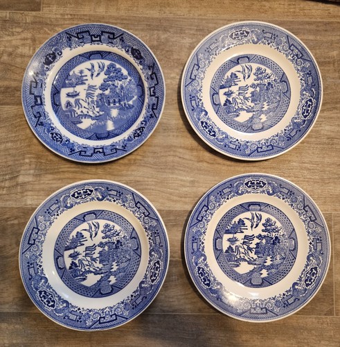 Three Vintage Blue Willow Ware Royal China 9” Dinner Plates +1 - Picture 2 of 5