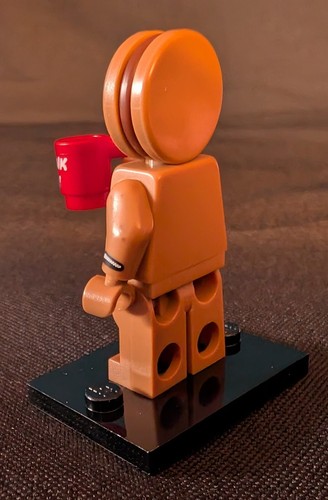 LEGO Sammlerstück Minifiguren Lebkuchenmann mit Ständer & Dunk Me Becher CMF Serie 11 - Bild 2 von 4