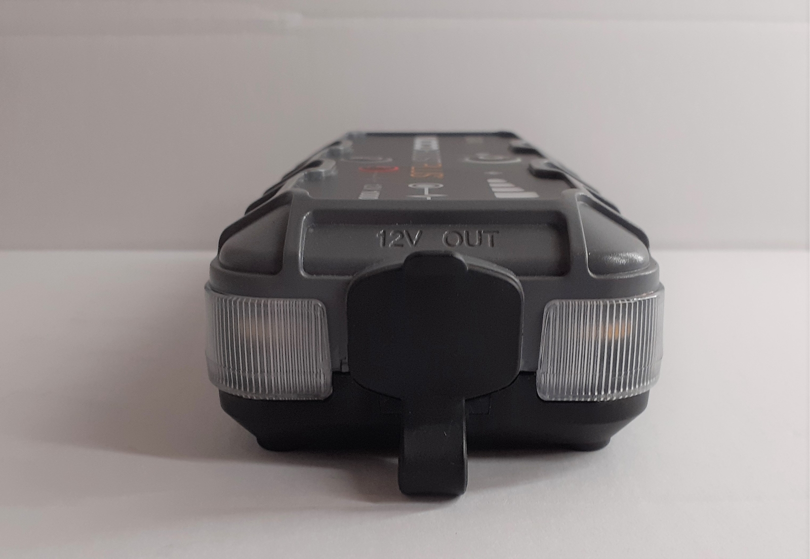 NOCO GB40 Boost Plus 1000A Portable USB Battery Charger Jump Starter - Grey A - Picture 4 of 4