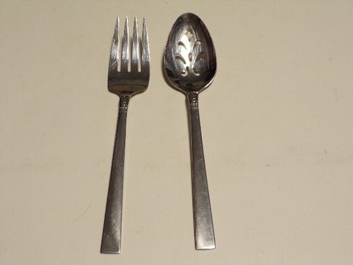 W.M. Dalton Stainless by Oneida Brookwood Schlitzlöffel und Servierlöffel - Bild 1 von 2