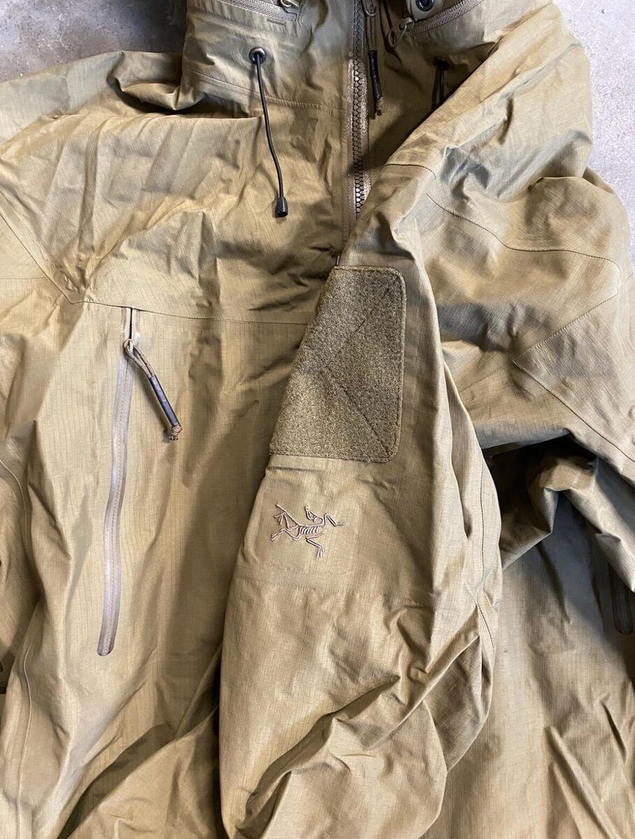USED- Arc'teryx LEAF Alpha Jacket Gen2- Size XL - Crocodile USED- Arc'teryx LEAF Alpha Jacket Gen2- Size XL - Crocodile
