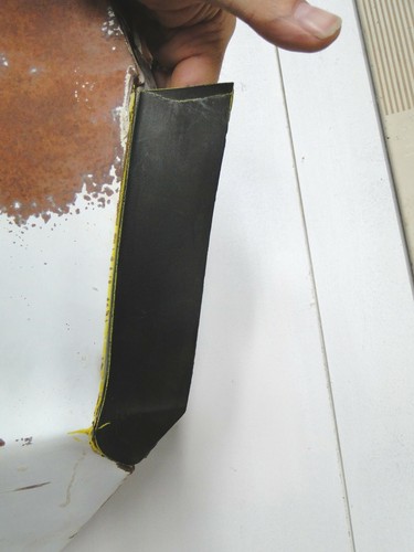 1967 1968 Cougar Front Fender to Bumper Shields, Rubber (pair) Reproduction - Picture 7 of 8