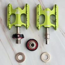 Wellgo QRDII C006 Removeable Pedals, Aluminum 6061 CNC, Green - 1 pair