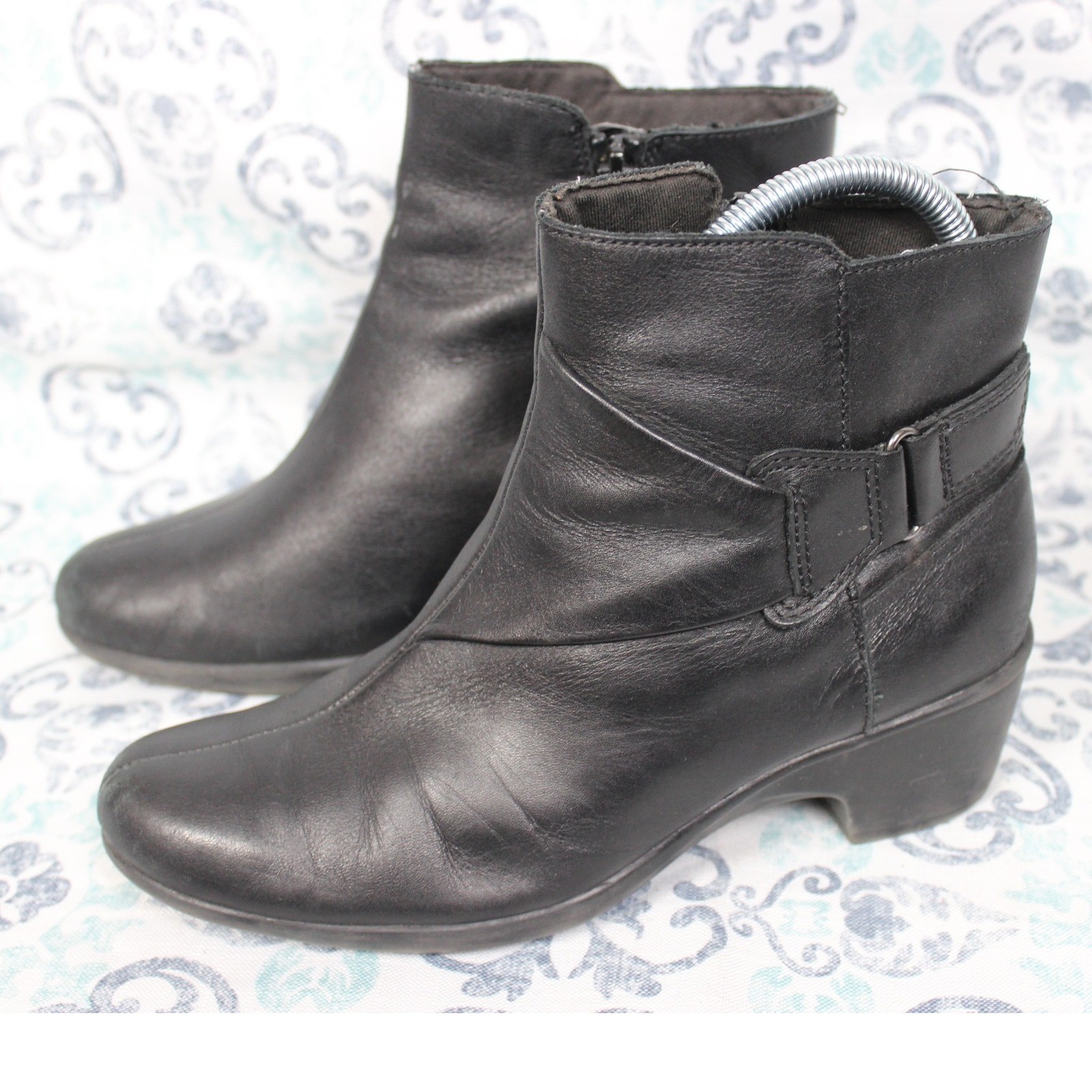 Clarks Womens Black Leather Side Zip Ankle Boots Block Heel Size 7