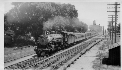 26B258 RP 1943 CB&Q BURLINGTON RAILROAD 4-6-2 LOK #2833 TROOP TRAIN SOMONAUK